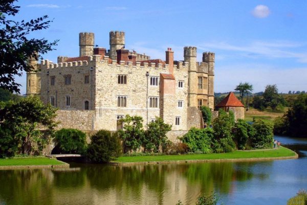 Leeds Castle, Canterbury and Dover Day Trip